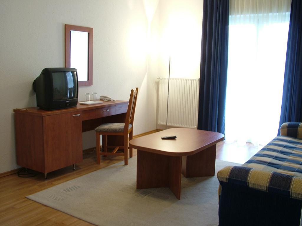 ホテルPontis Biatorbágy 部屋 写真