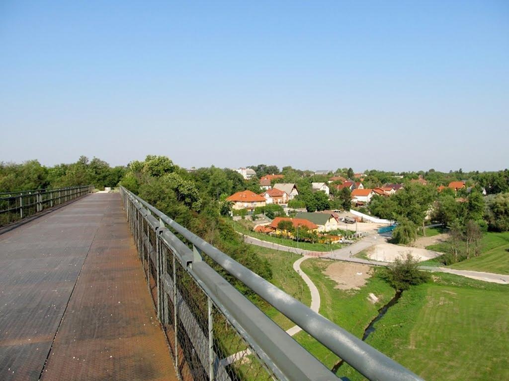 ホテルPontis Biatorbágy エクステリア 写真